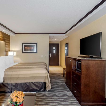 Best Western Plus Edmonton Airport Hotel Leduc Ngoại thất bức ảnh